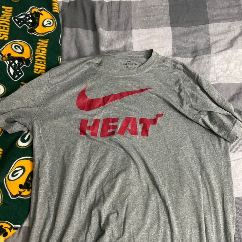 Gray Miami Heat T shirt - USED